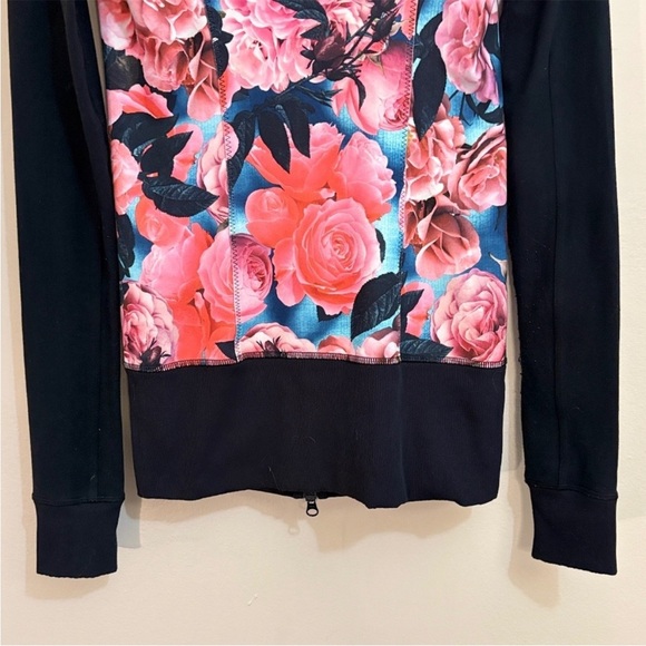Lululemon Athletica Asana Secret Garden Pink & Blue Floral Zip-Up Jacket - Picture 12 of 16